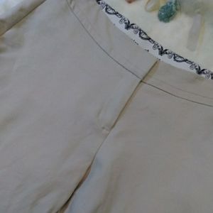 Peter Nygard Khaki pants 
10